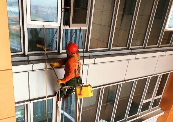 高空外墻如何清洗？教你5種不同材質(zhì)外墻清洗